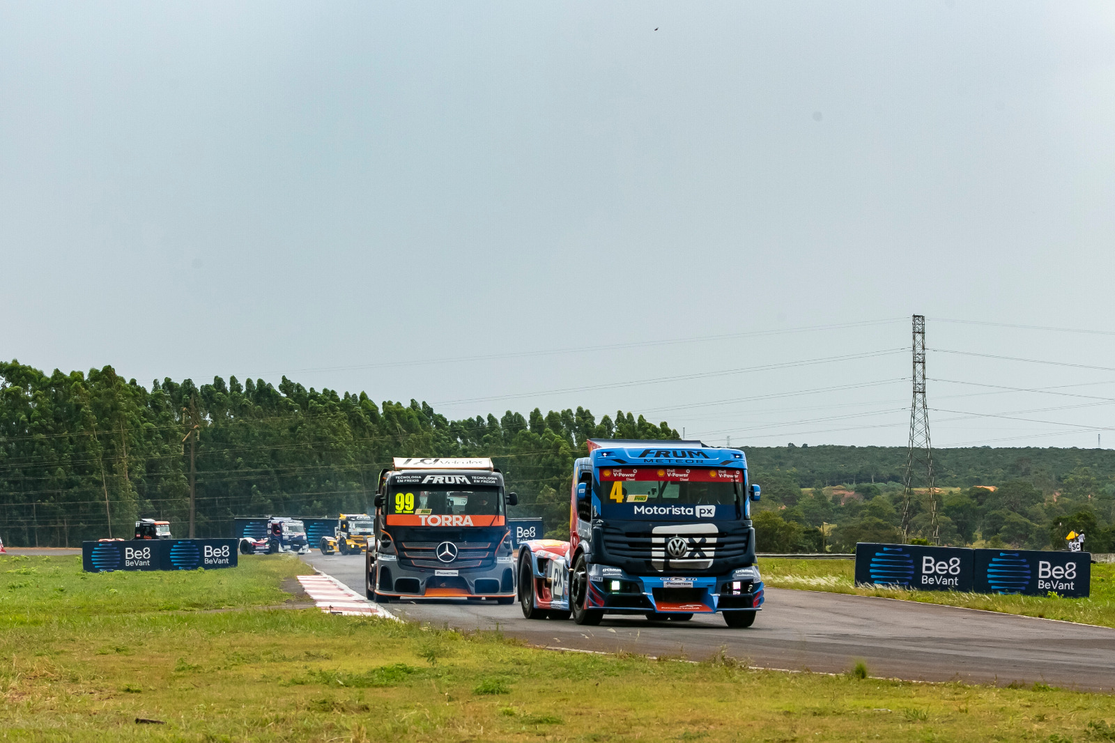 Ação da Be8 troca óleo de cozinha usado por ingresso para assistir a Copa Truck Be8 BeVant® em Santa Cruz do Sul