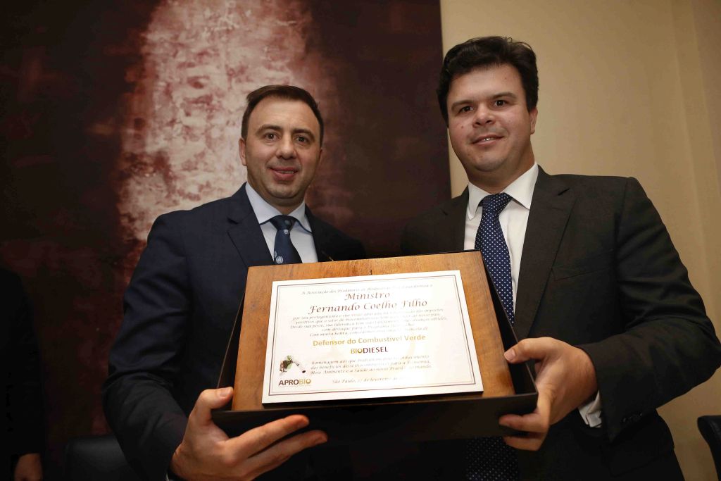  Ministro Coelho Filho defende aumento da mistura de biocombustíveis no diesel