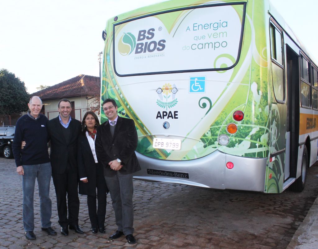 BSBIOS entrega ônibus a APAE de Passo Fundo