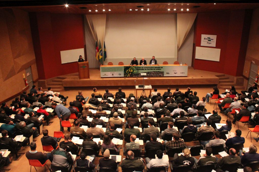 Course enables farmers to produce Canola