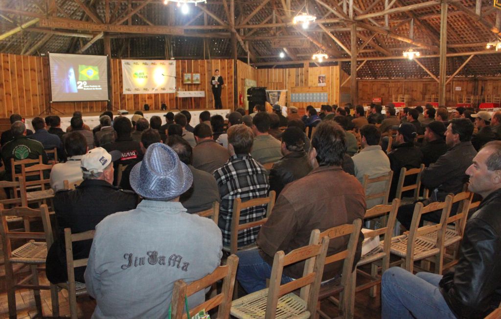 Agricultores familiares participam de encontro em Tapejara