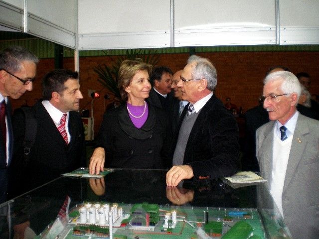 Governadora visita estande da BSBIOS na Fenafrango