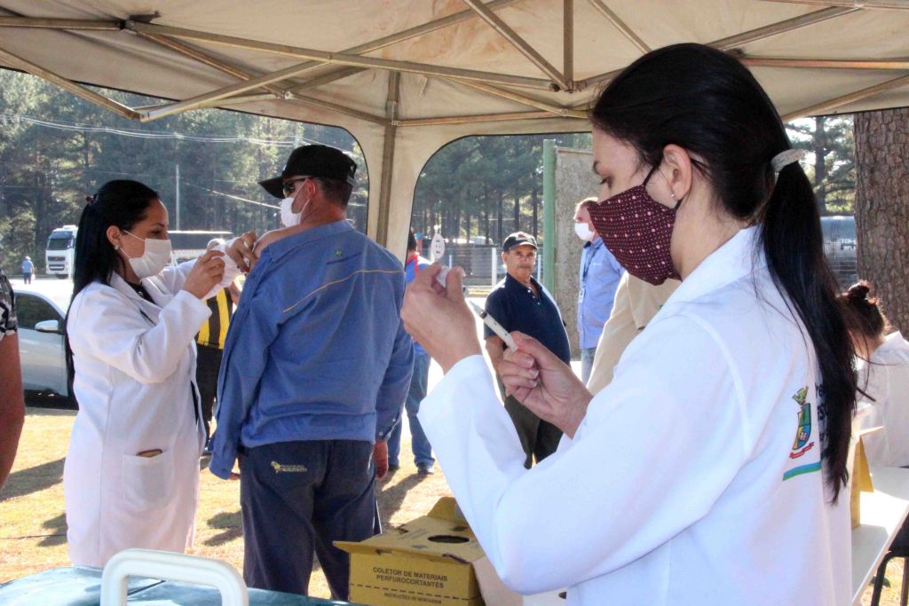 Caminhoneiros são vacinados contra a gripe na BSBIOS